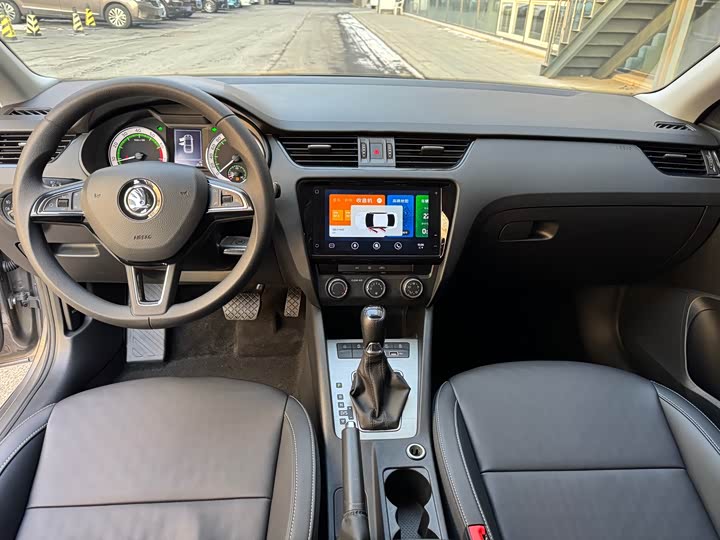 Фото 8 - Skoda Octavia Pro