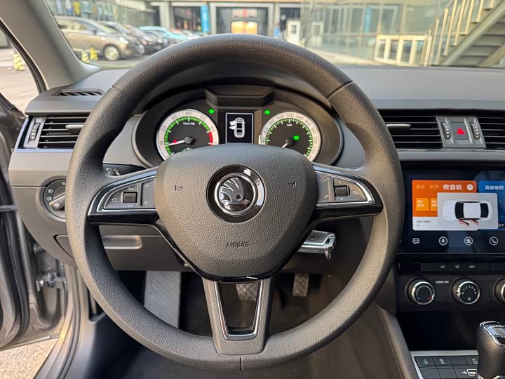 Фото 9 - Skoda Octavia Pro