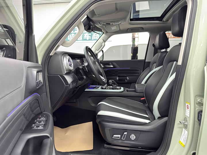 Фото 7 - Tank 300