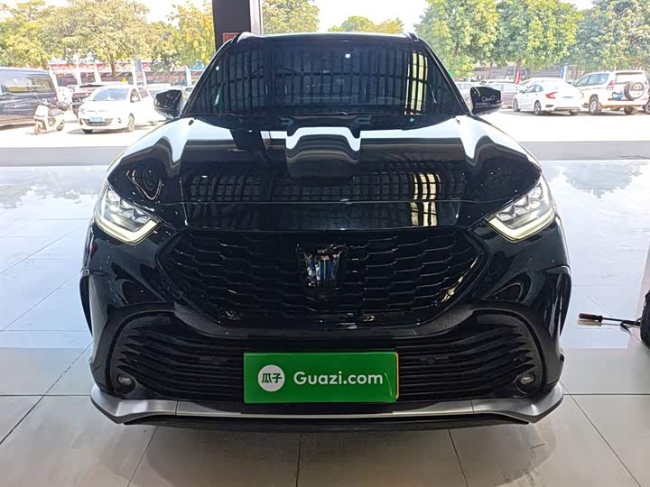 Фото 3 - Toyota Crown Kluger