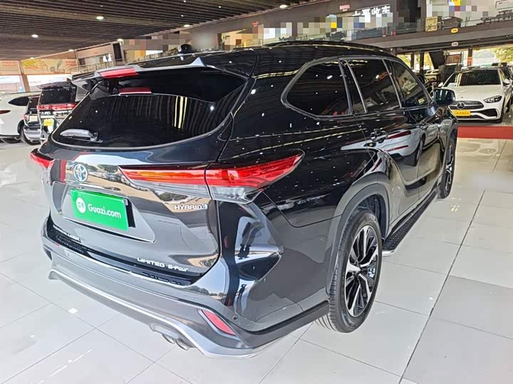 Фото 7 - Toyota Crown Kluger