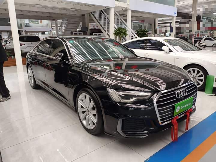 Фото 4 - Audi A6L