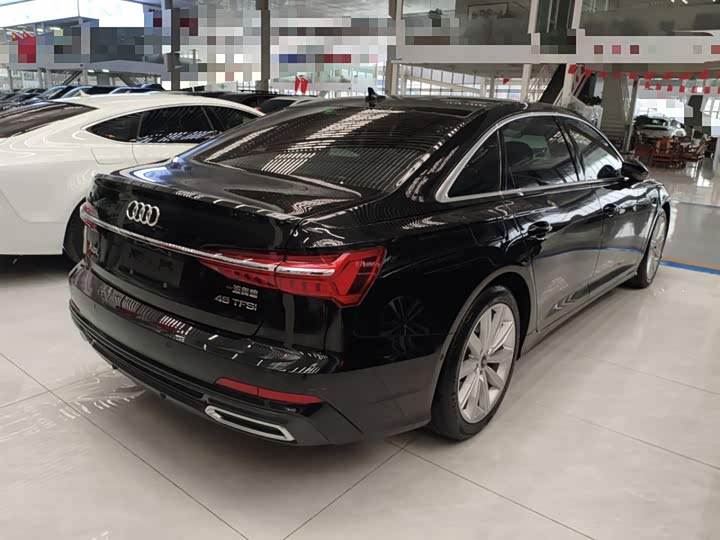 Фото 7 - Audi A6L