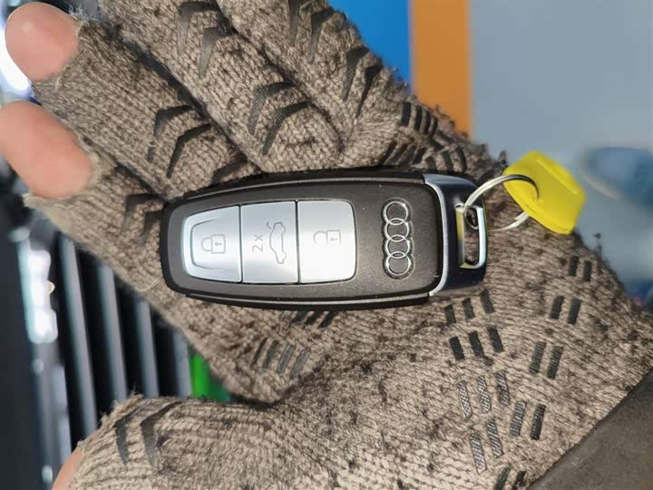 Фото 9 - Audi A6L