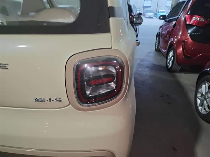 Фото 8 - Bestune Pony