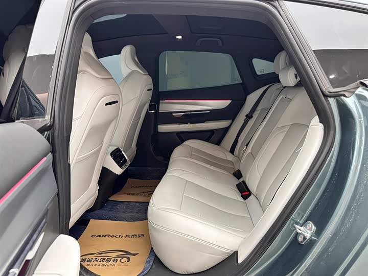 Фото 9 - XPeng P7