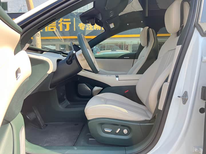 Фото 7 - Xiaomi YU7