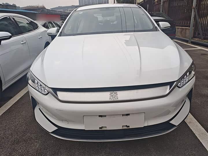 Фото 3 - BYD Qin Plus