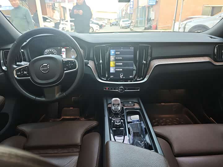 Фото 8 - Volvo S60