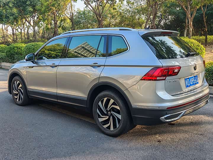 Фото 6 - Volkswagen Tiguan L Pro