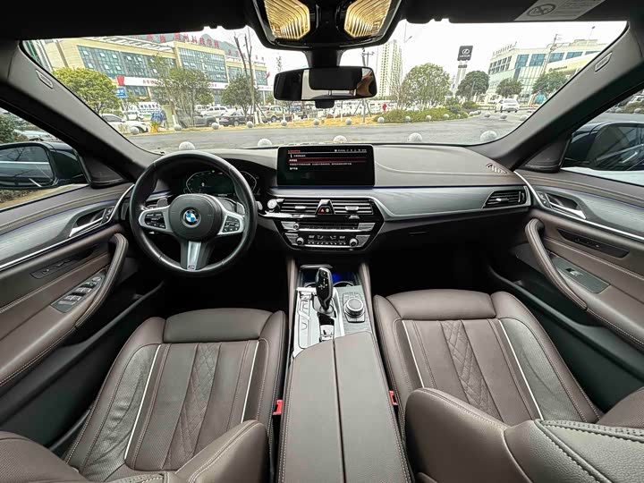 Фото 8 - BMW 5 Series