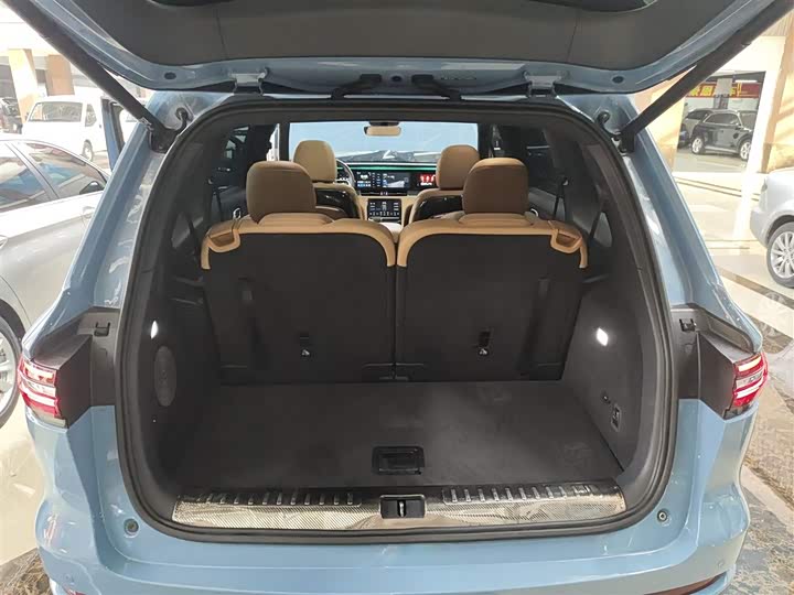 Фото 9 - LiXiang One