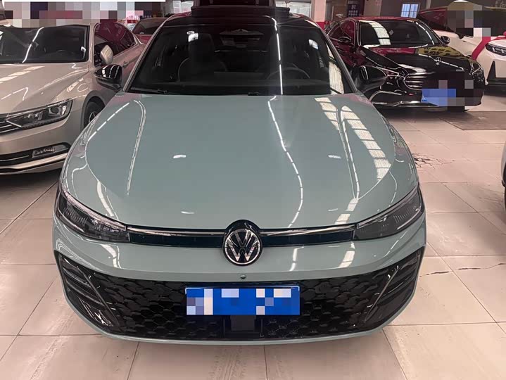 Фото 2 - Volkswagen Passat