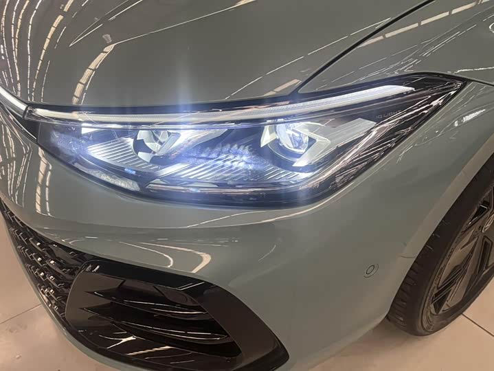 Фото 4 - Volkswagen Passat