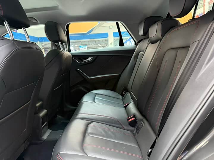 Фото 6 - Audi Q2L