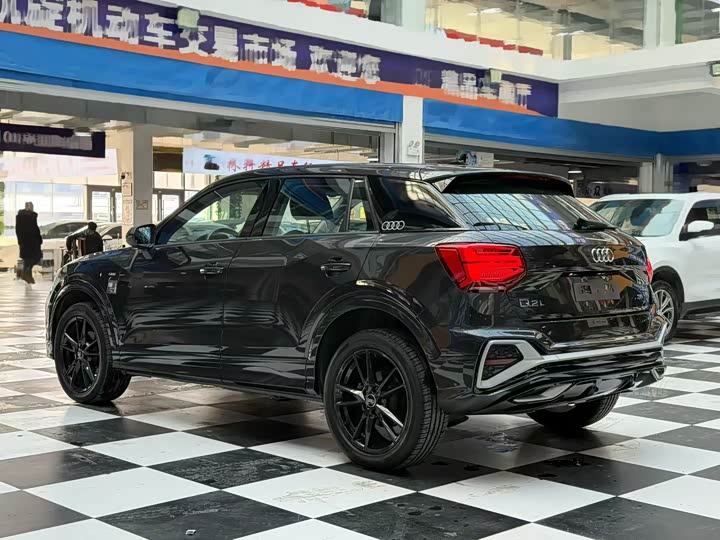 Фото 9 - Audi Q2L