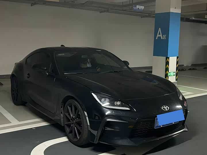 Фото 3 - Toyota GR86