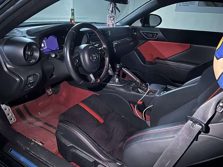 Фото 7 - Toyota GR86