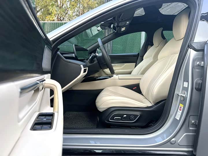 Фото 7 - XPeng P7