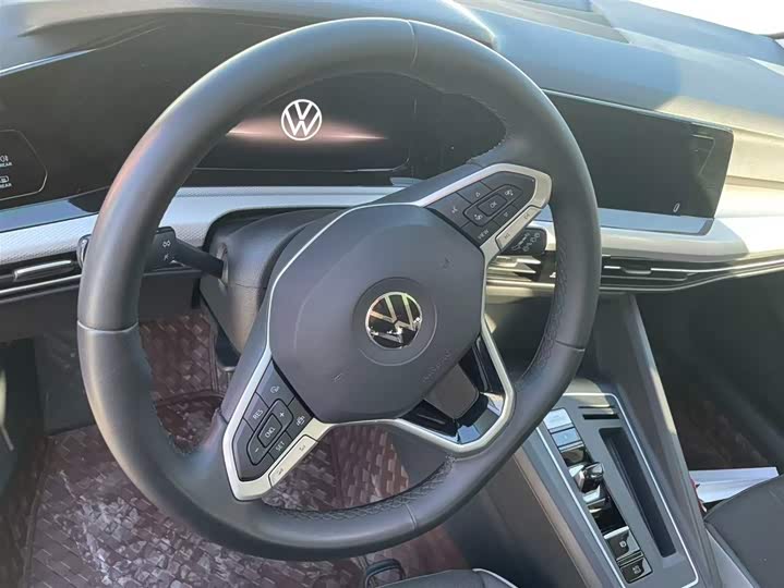 Фото 4 - Volkswagen Golf