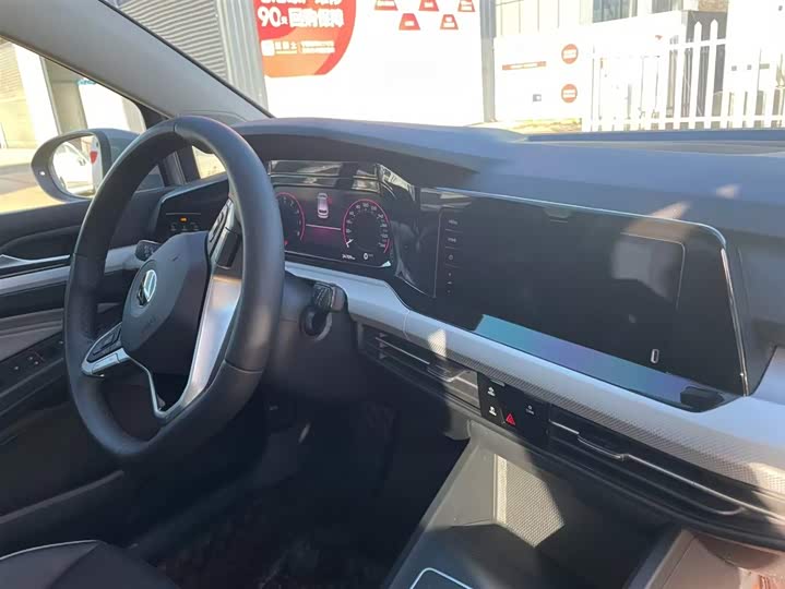 Фото 6 - Volkswagen Golf