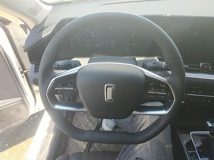 Фото 3 - Bestune B70