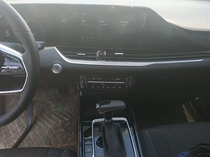 Фото 6 - Bestune B70