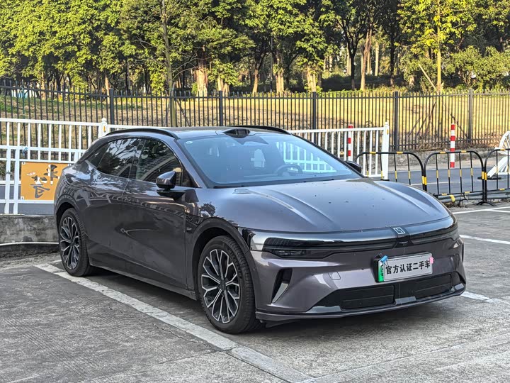 Фото 3 - Zeekr 007 GT