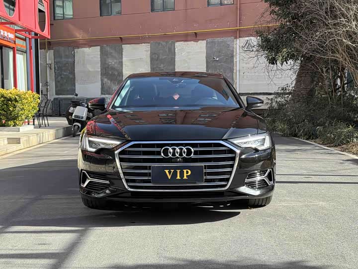 Фото 2 - Audi A6L