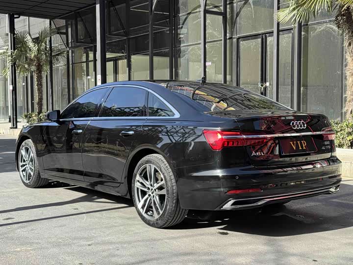 Фото 7 - Audi A6L