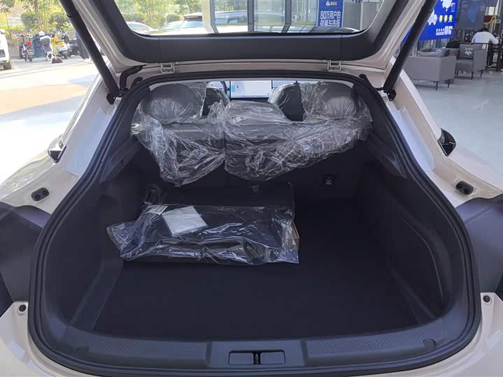 Фото 3 - XPeng Mona M03