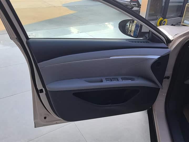 Фото 6 - XPeng Mona M03