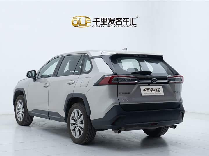 Фото 4 - Toyota Wildlander