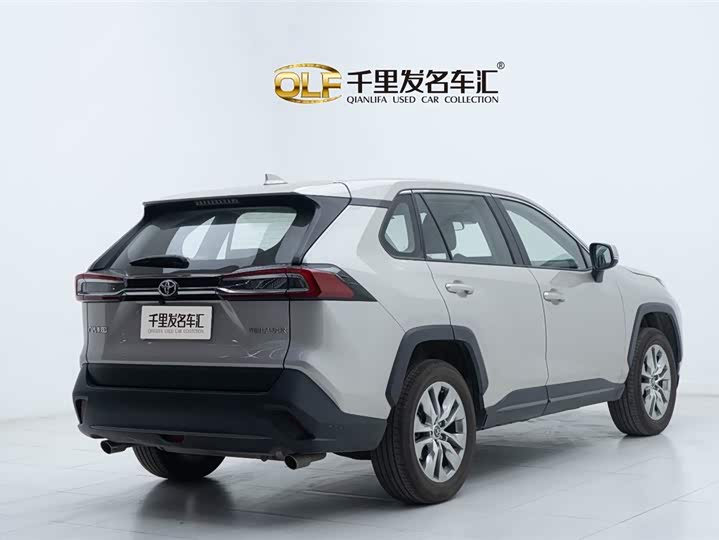 Фото 6 - Toyota Wildlander