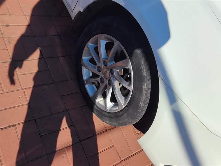 Фото 6 - Geely Emgrand