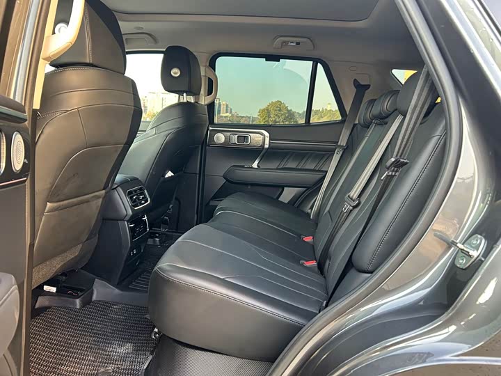 Фото 5 - Tank 400 Hybrid