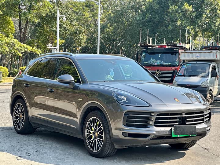 Фото 3 - Porsche Cayenne Hybrid