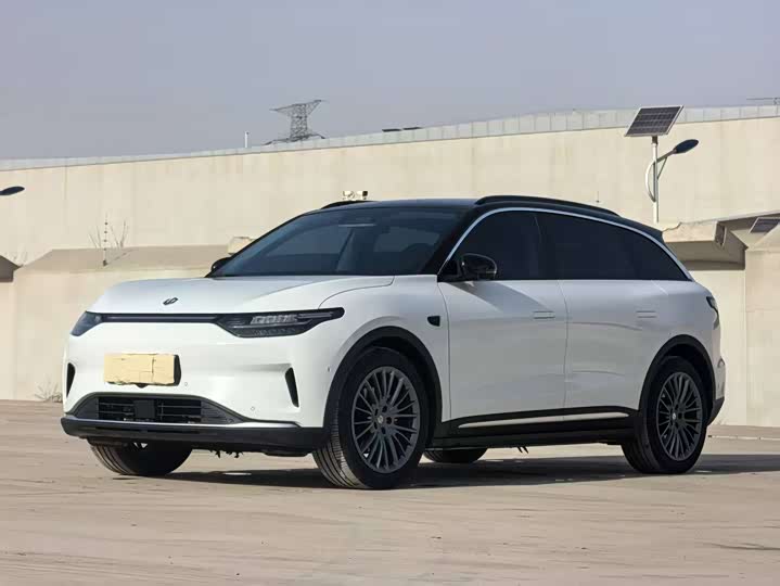 Фото 1 - Leapmotor C11