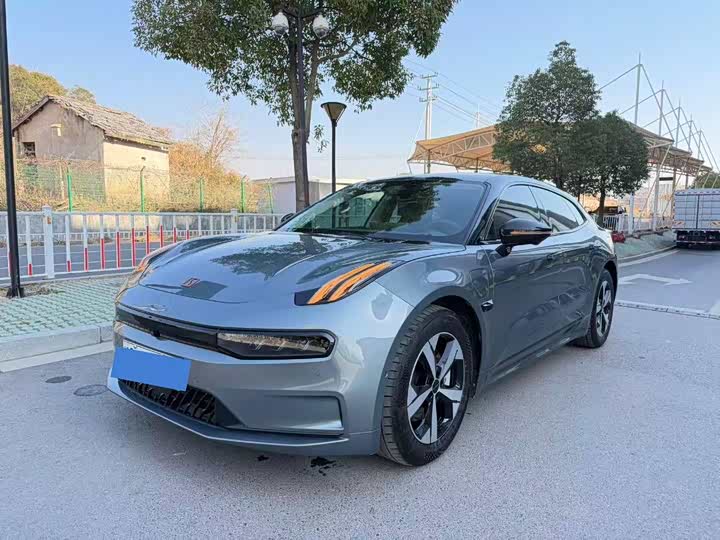 Фото 2 - Zeekr 001