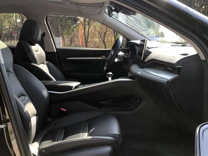 Фото 6 - Geely Preface