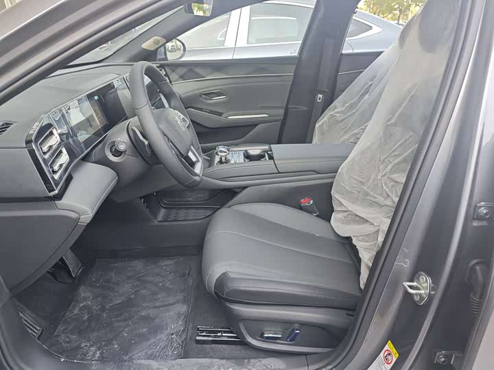 Фото 7 - BYD Qin L