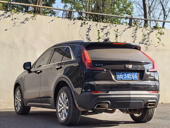 Фото 7 - Cadillac XT4