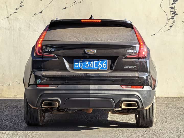 Фото 8 - Cadillac XT4