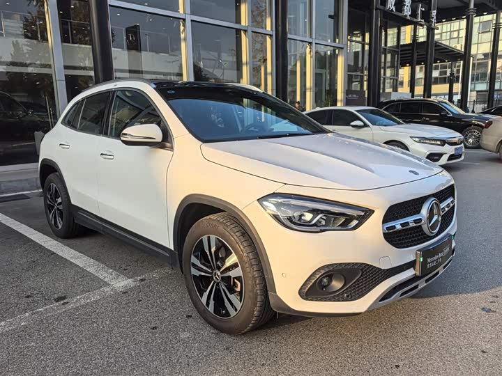 Фото 3 - Mercedes-Benz GLA-Class