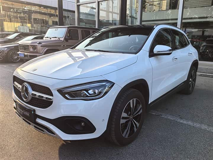 Фото 4 - Mercedes-Benz GLA-Class