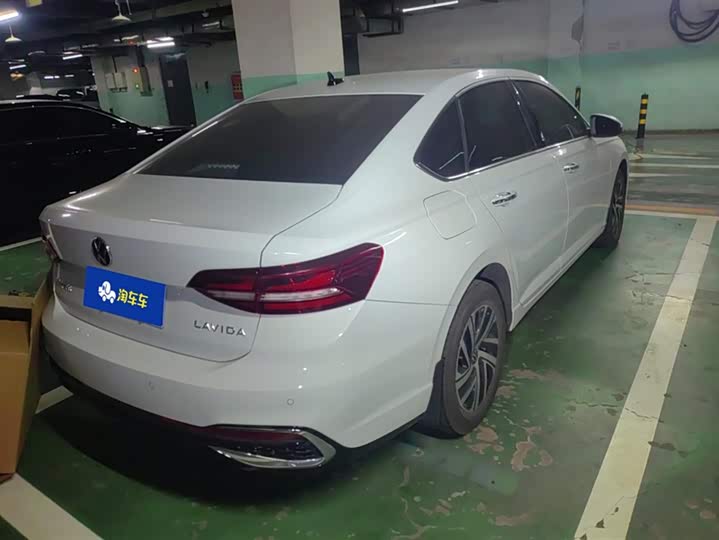 Фото 3 - Volkswagen Lavida