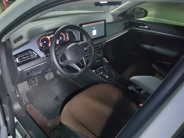 Фото 9 - Volkswagen Lavida