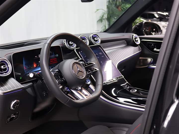 Фото 9 - Mercedes-Benz GLC-Class AMG