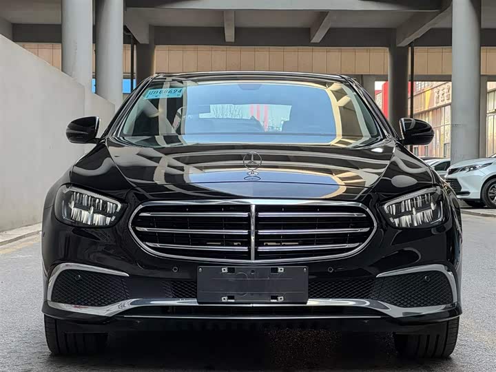 Фото 2 - Mercedes-Benz E-Class