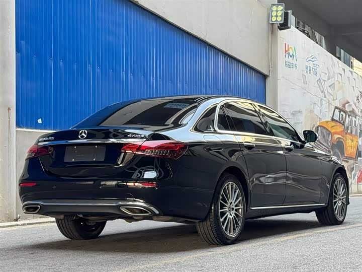 Фото 5 - Mercedes-Benz E-Class